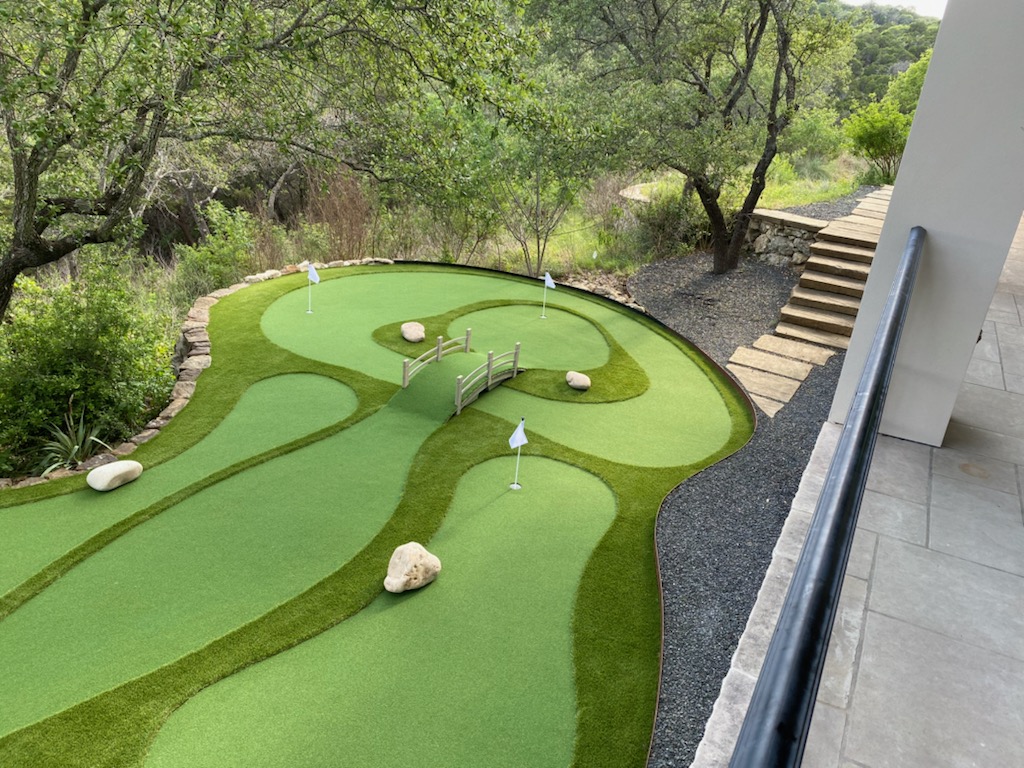 Use creative obstacles for your Augusta mini golf course